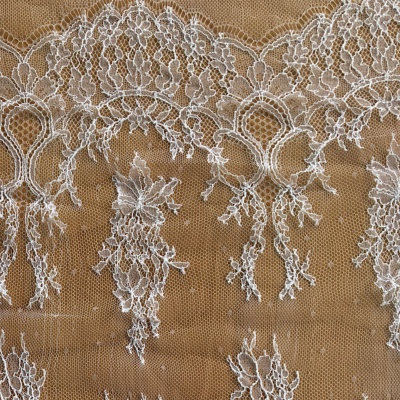 Dentelle de Calais Chantilly blanc - EUDALINE