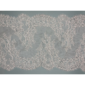 Dentelle de Calais motif fleur rose - FELICIENNE