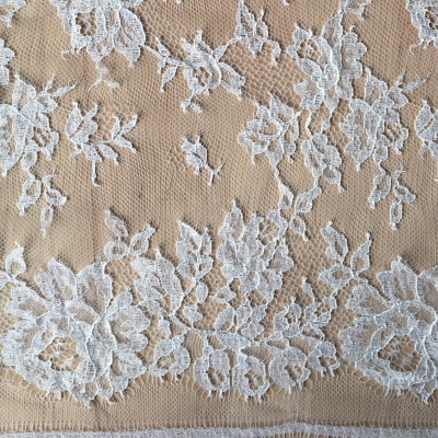 Dentelle de Calais motif fleur blanc - EXIANNE